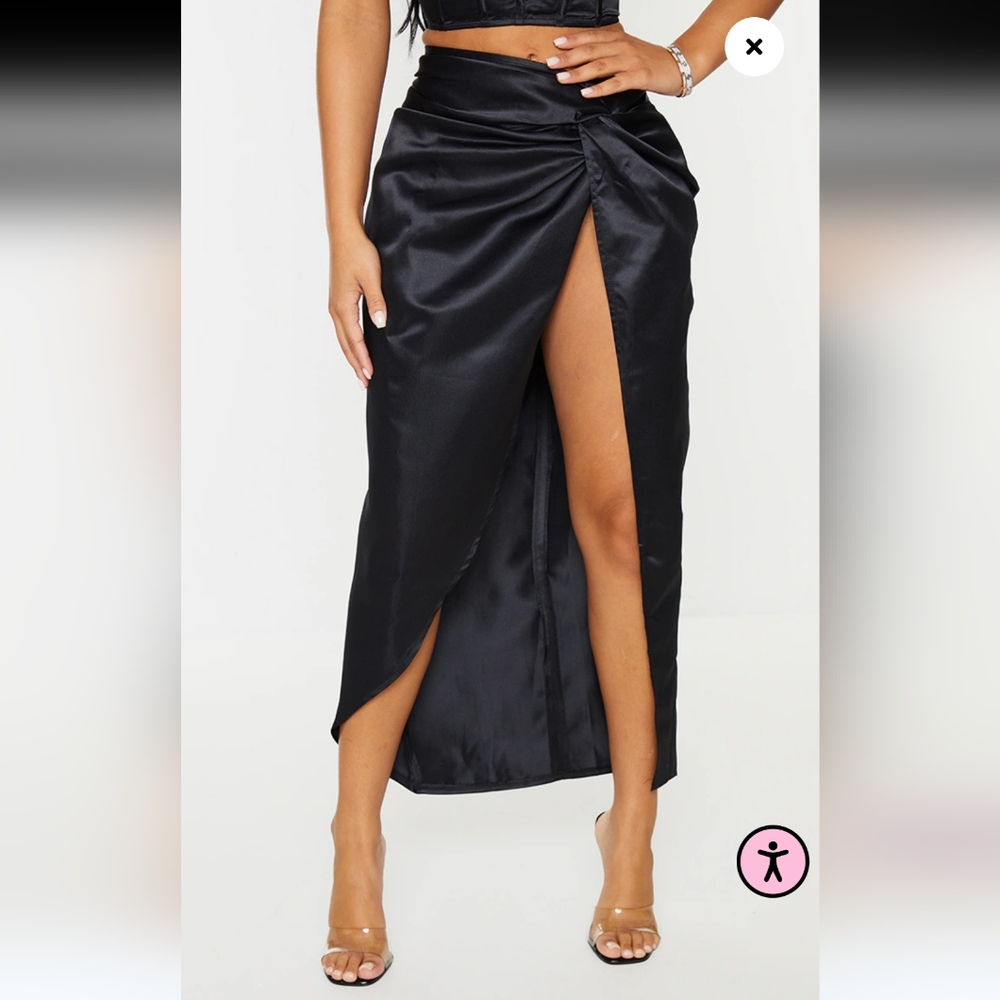 NWT Pretty Little Thing Satin Twist Front Midi Skirt Women's 6 Black Boho Retro - Picture 1 of 10